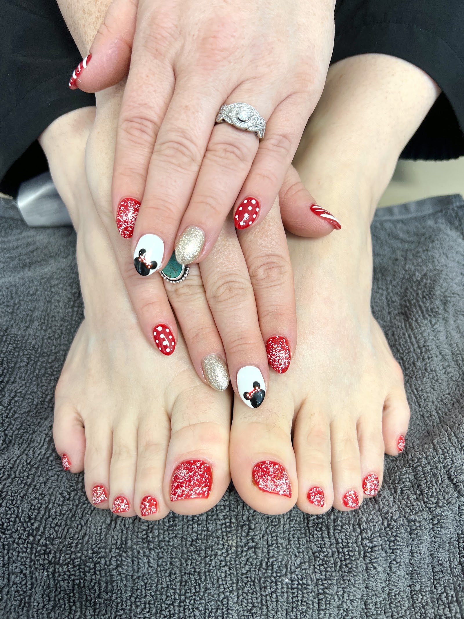 Saranails studio/Private Nail Studio | By Appointment Only logo